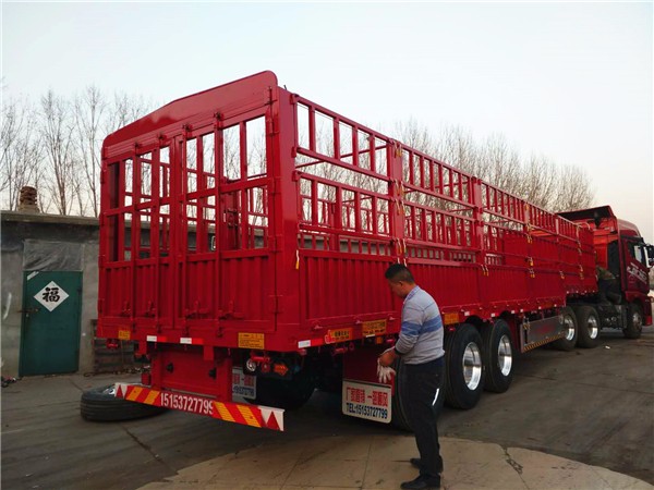 Warehouse Fence Semi-Trailers